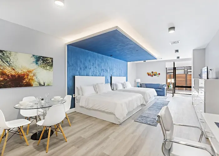 Global Luxury Suites At The Arches